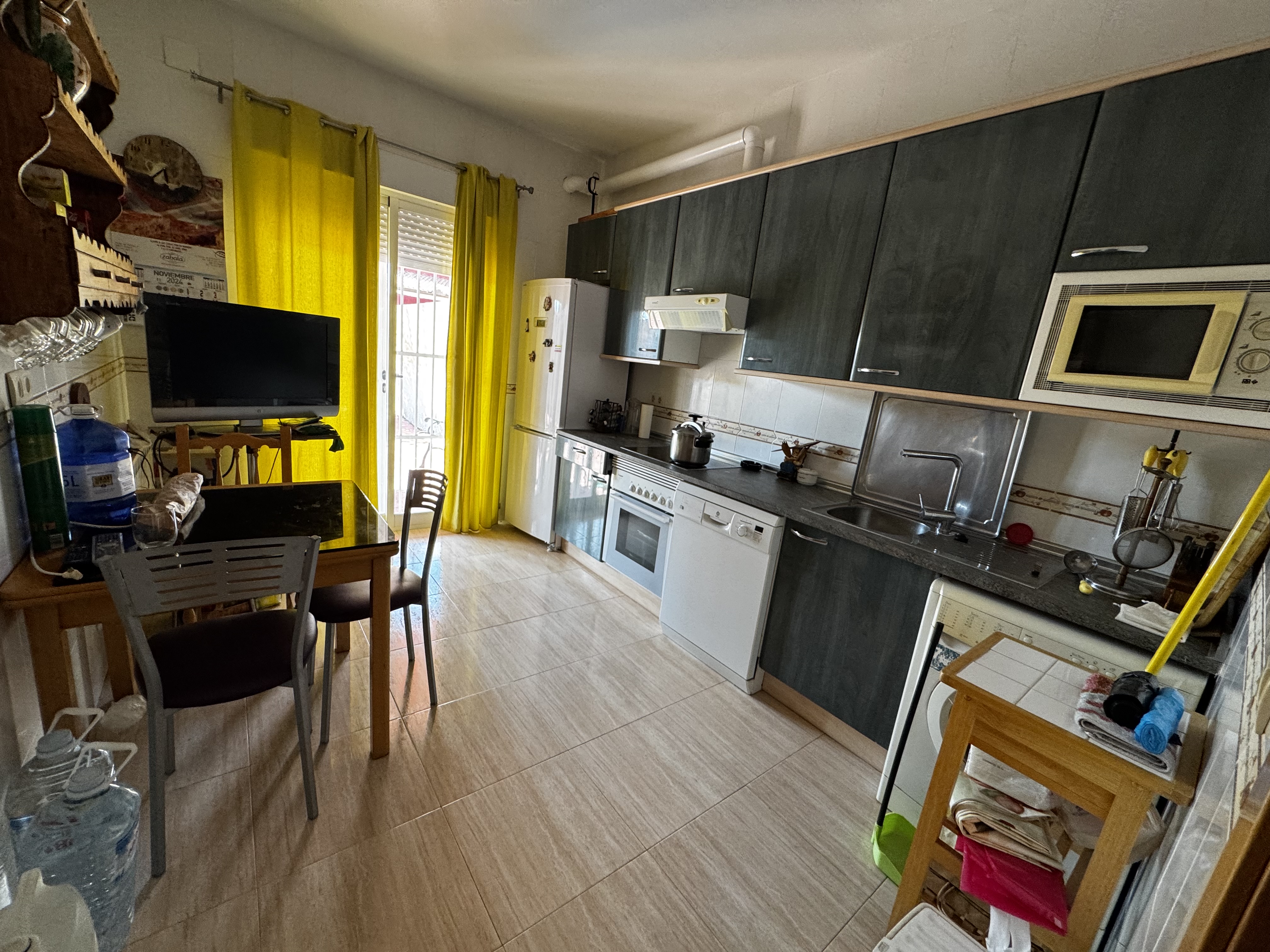 CALLE POLONIA, CHOZAS DE CANALES, 5 Habitaciones Habitaciones, ,2 BathroomsBathrooms,Casas y Chalets,En Venta,CALLE POLONIA,1148