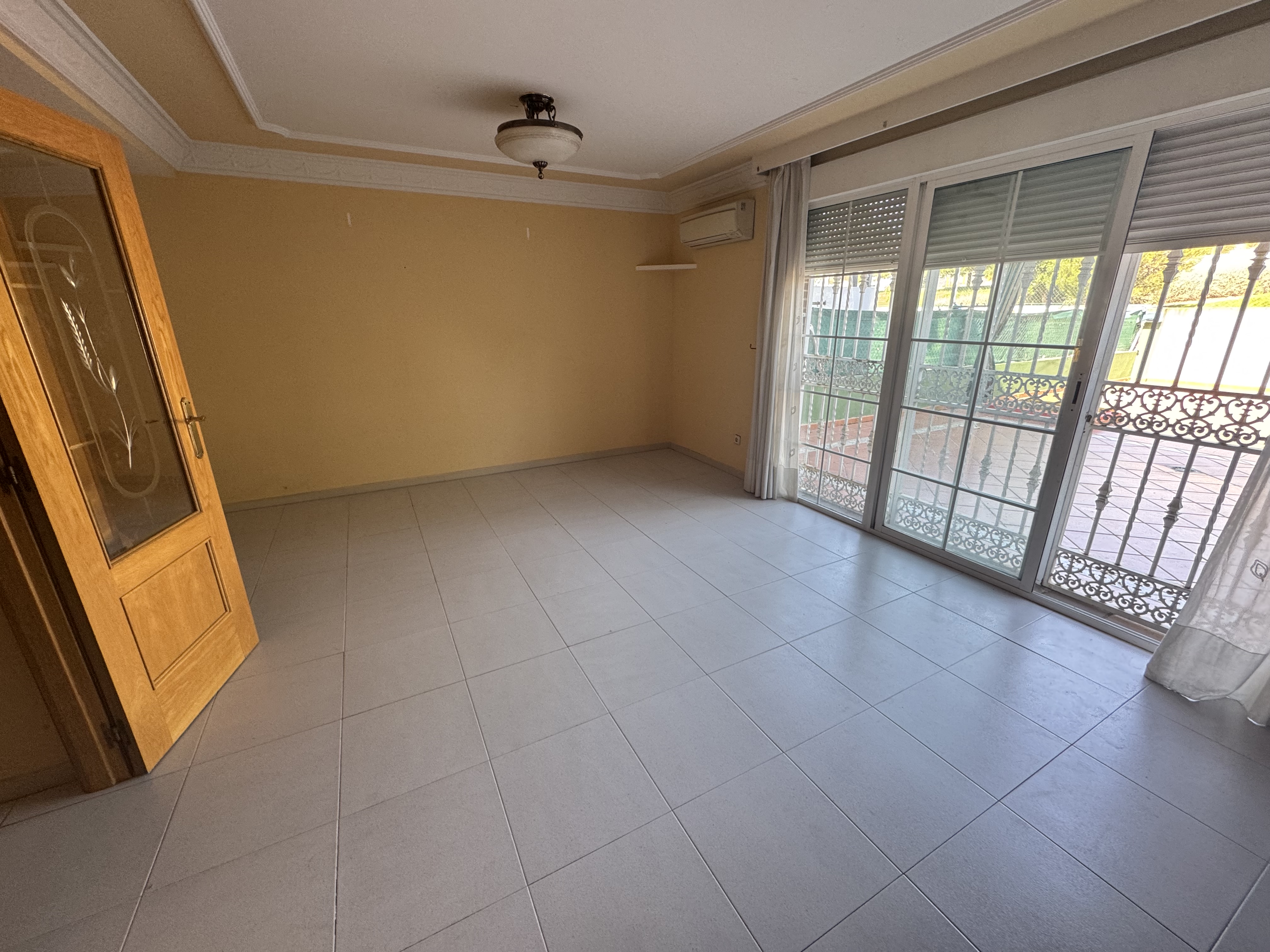 ZONA LAGUNA PARK, PARLA, 5 Habitaciones Habitaciones, ,2 BathroomsBathrooms,Casas y Chalets,En Venta,ZONA LAGUNA PARK,1156