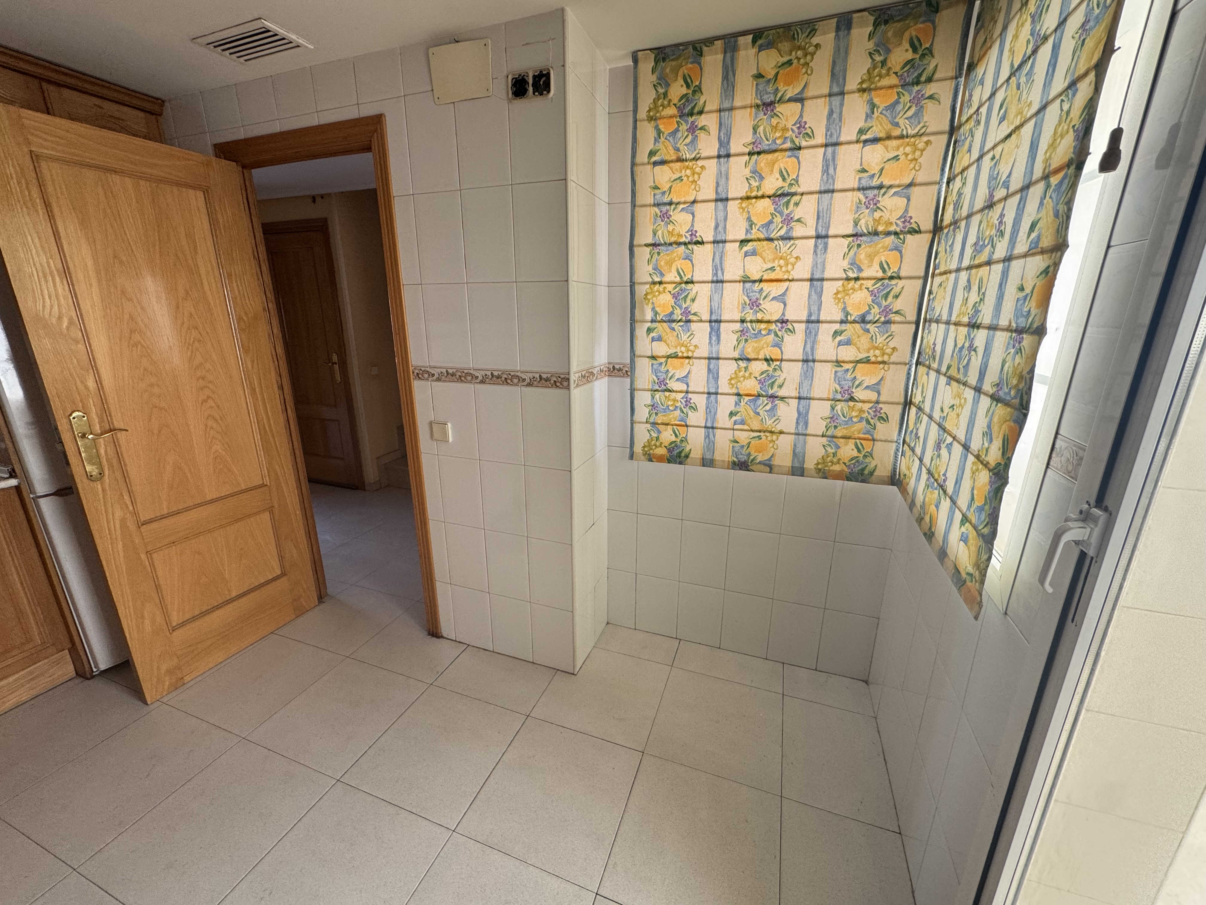 ZONA LAGUNA PARK, PARLA, 5 Habitaciones Habitaciones, ,2 BathroomsBathrooms,Casas y Chalets,En Venta,ZONA LAGUNA PARK,1156