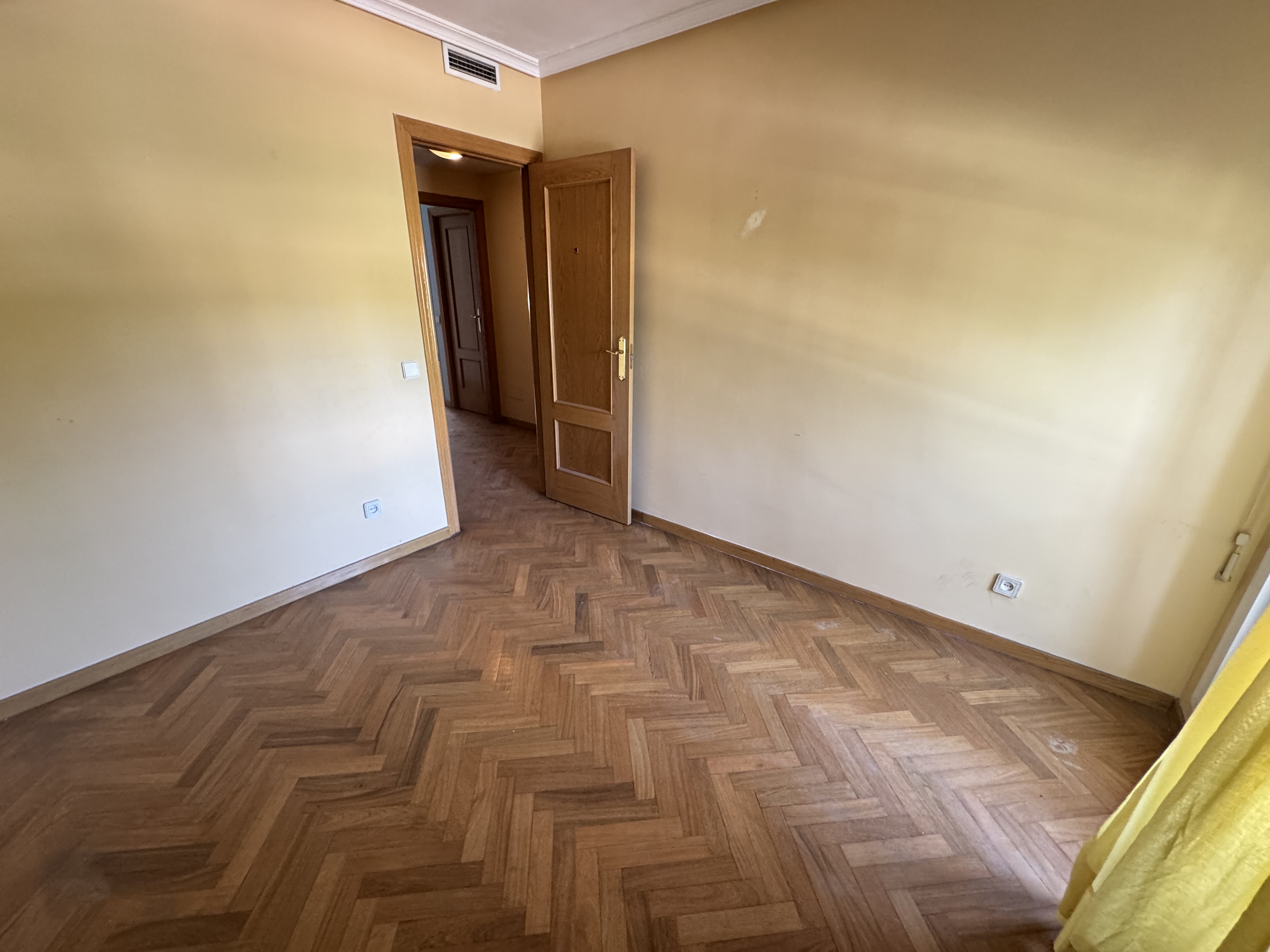 ZONA LAGUNA PARK, PARLA, 5 Habitaciones Habitaciones, ,2 BathroomsBathrooms,Casas y Chalets,En Venta,ZONA LAGUNA PARK,1156
