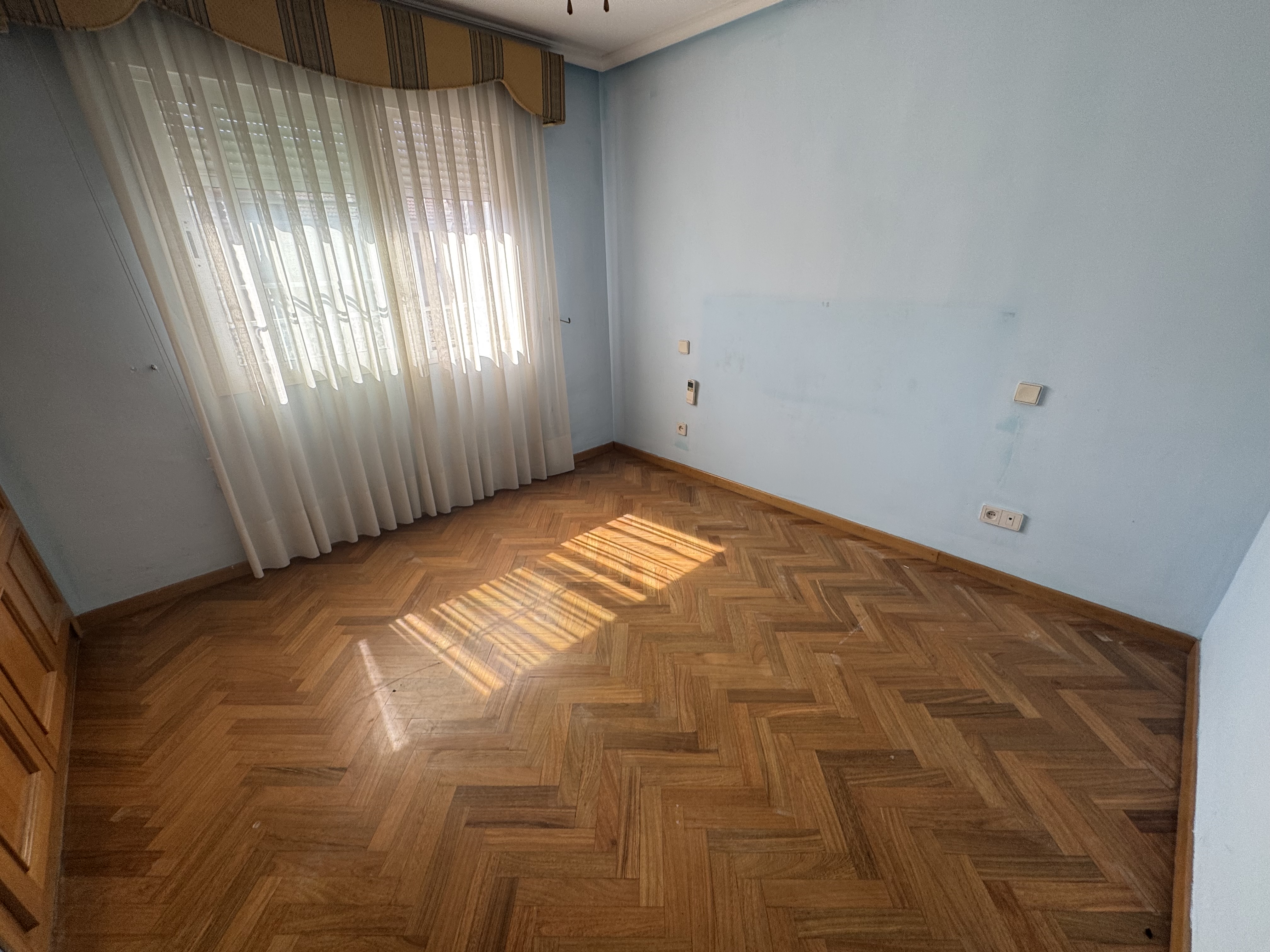 ZONA LAGUNA PARK, PARLA, 5 Habitaciones Habitaciones, ,2 BathroomsBathrooms,Casas y Chalets,En Venta,ZONA LAGUNA PARK,1156
