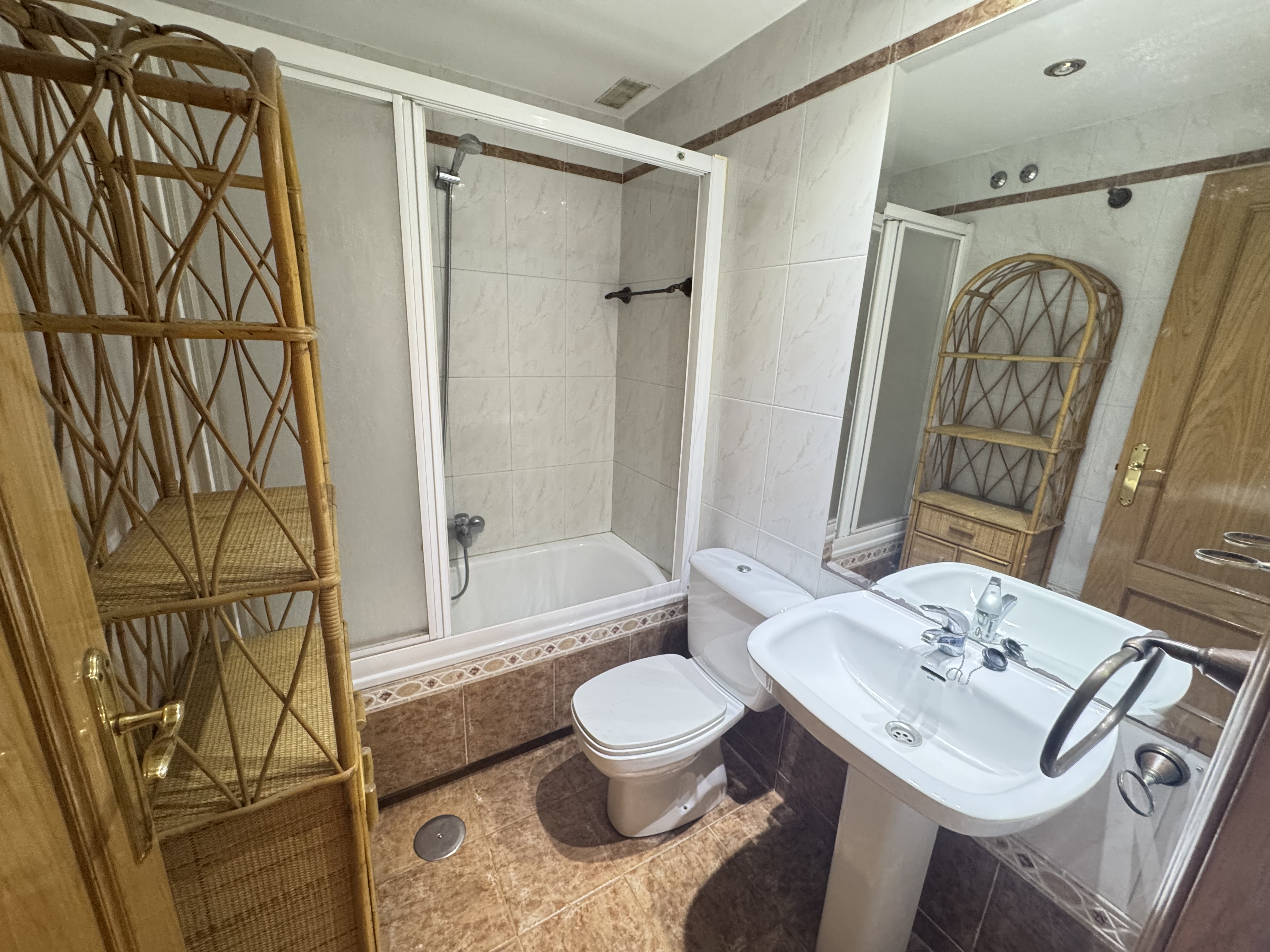 ZONA LAGUNA PARK, PARLA, 5 Habitaciones Habitaciones, ,2 BathroomsBathrooms,Casas y Chalets,En Venta,ZONA LAGUNA PARK,1156