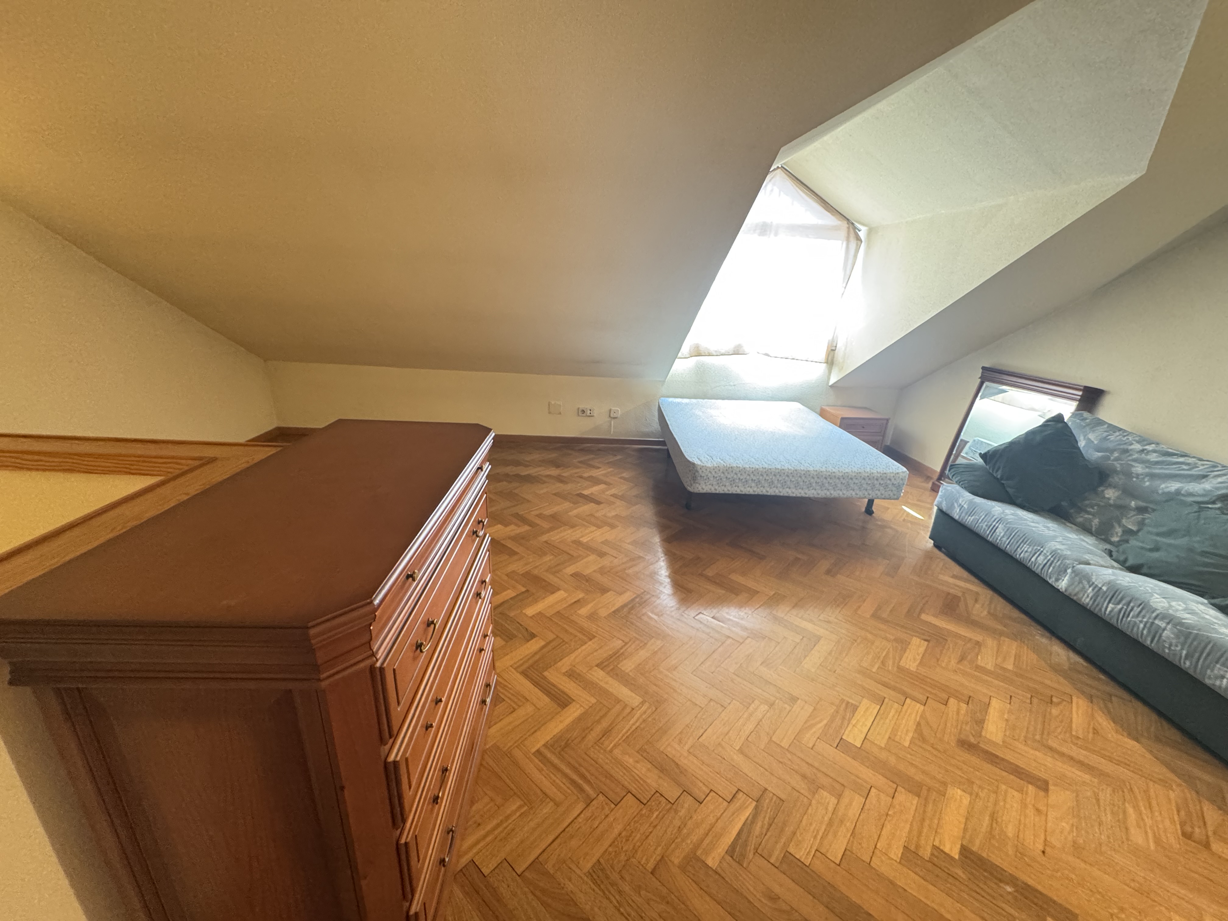 ZONA LAGUNA PARK, PARLA, 5 Habitaciones Habitaciones, ,2 BathroomsBathrooms,Casas y Chalets,En Venta,ZONA LAGUNA PARK,1156