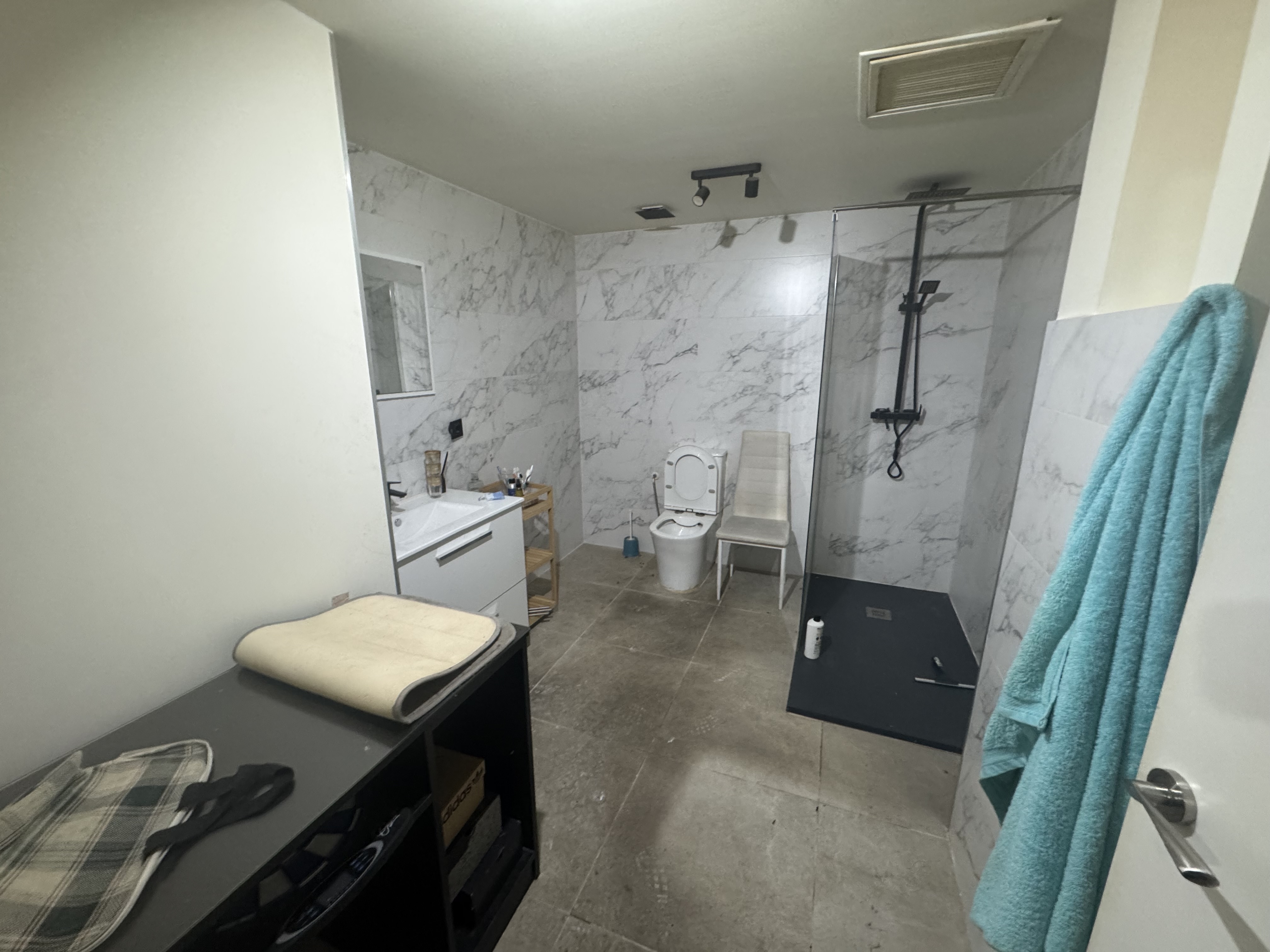 PARLA, ,1 BañoBathrooms,Local,En Venta,1165