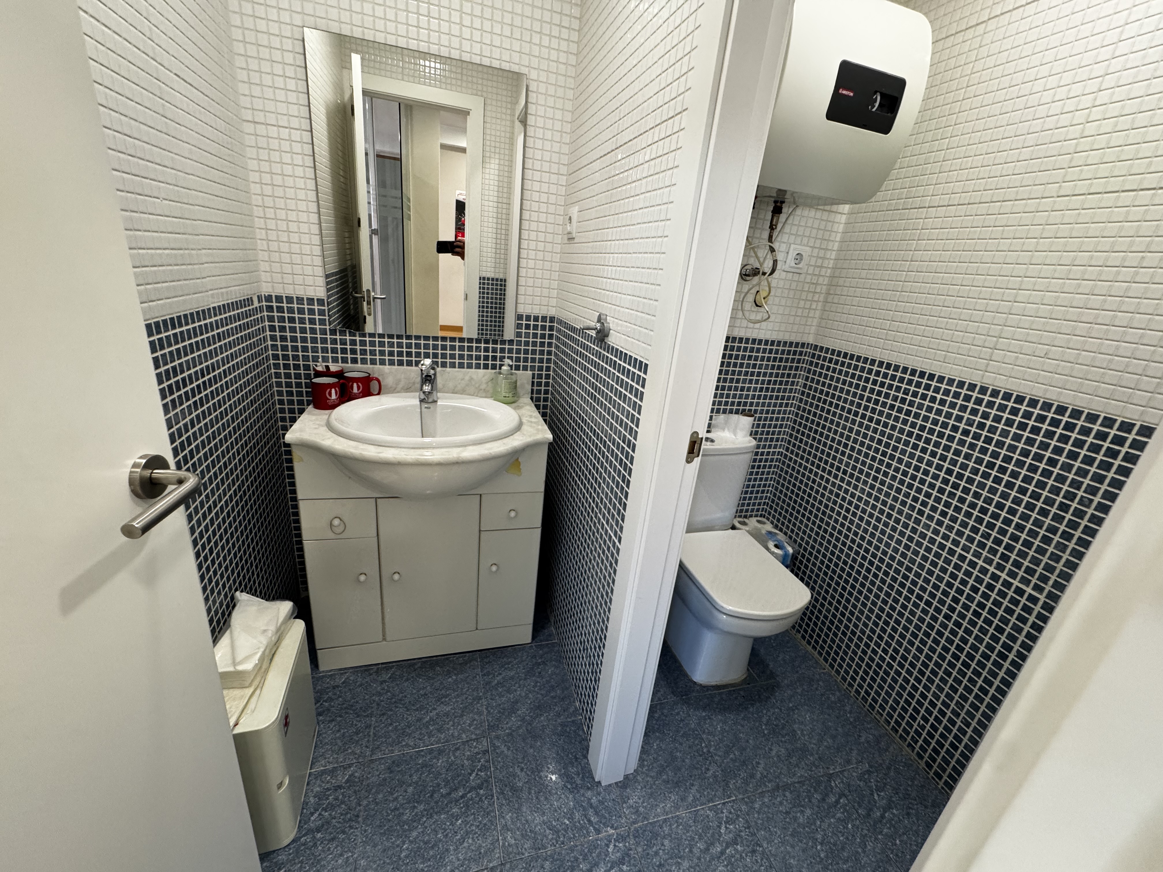 ZONA CENTRO, PARLA, ,2 BathroomsBathrooms,Oficina,En Venta,ZONA CENTRO,1167